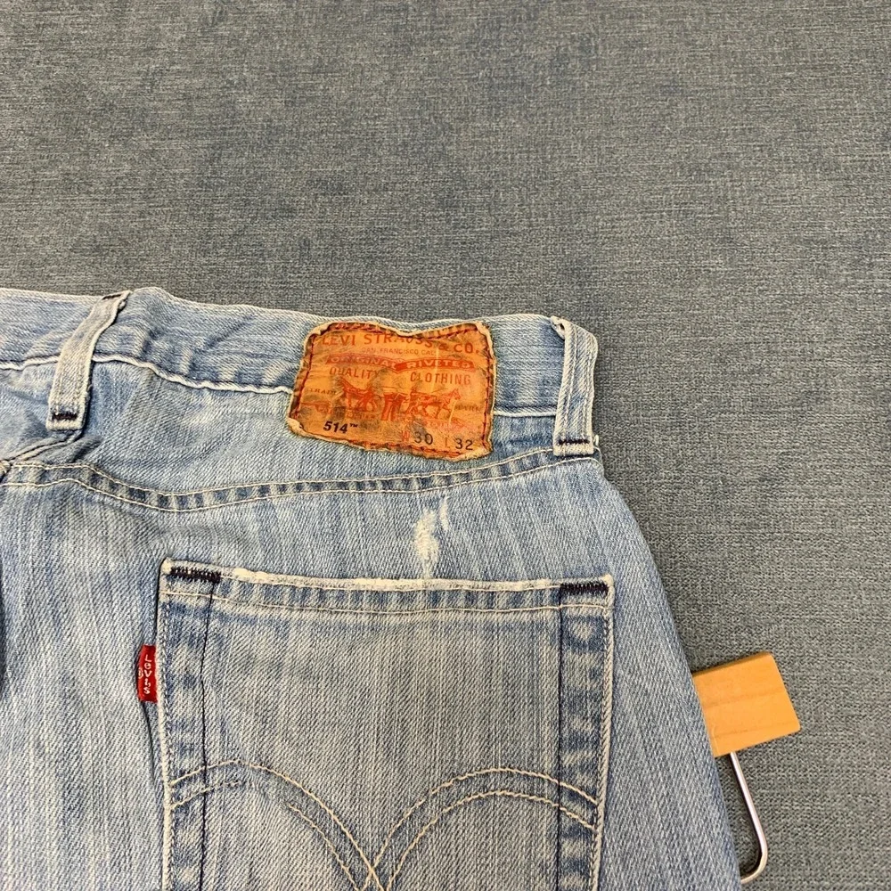 Levi's 514 Slim Straight Jean Men 30x32 Blue Denim Light Wash Distressed Pockets